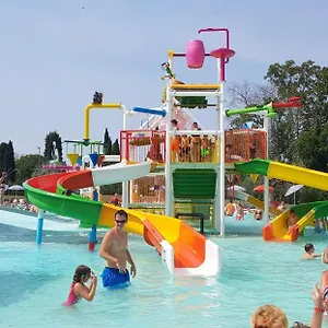 **** Campingplatz Cisano - San Vito Italien